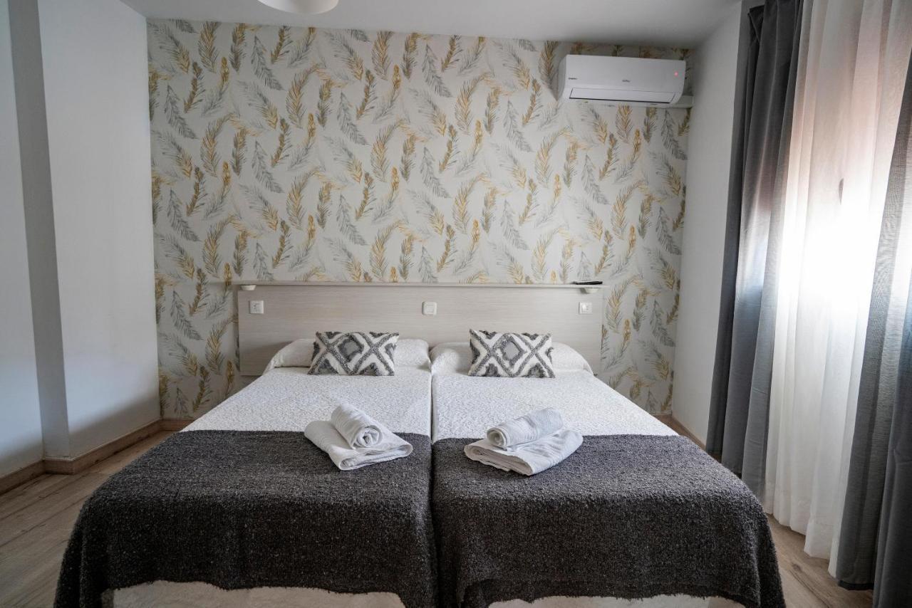 Plaza De Italia Guest house Caceres